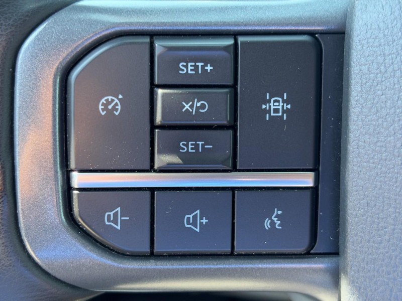 Ford F-150 Vehicle Full-screen Gallery Image 12