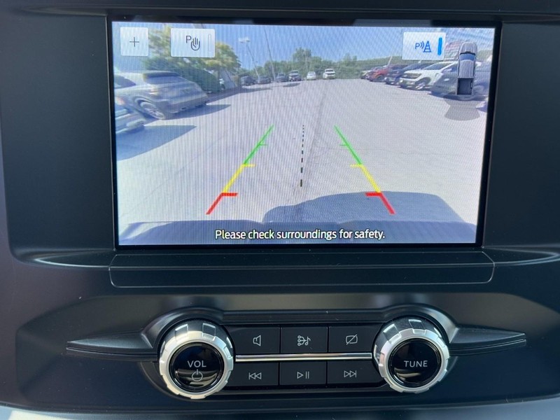 Ford F-150 Vehicle Full-screen Gallery Image 16