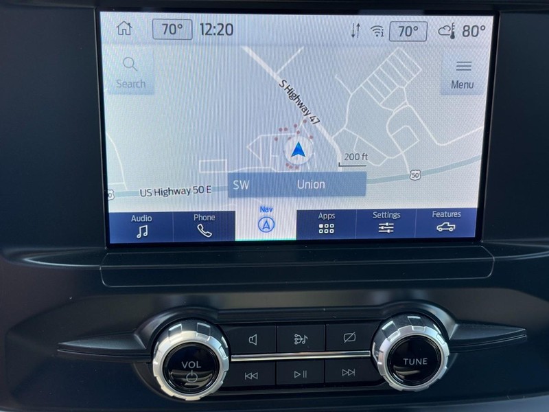 Ford F-150 Vehicle Full-screen Gallery Image 17