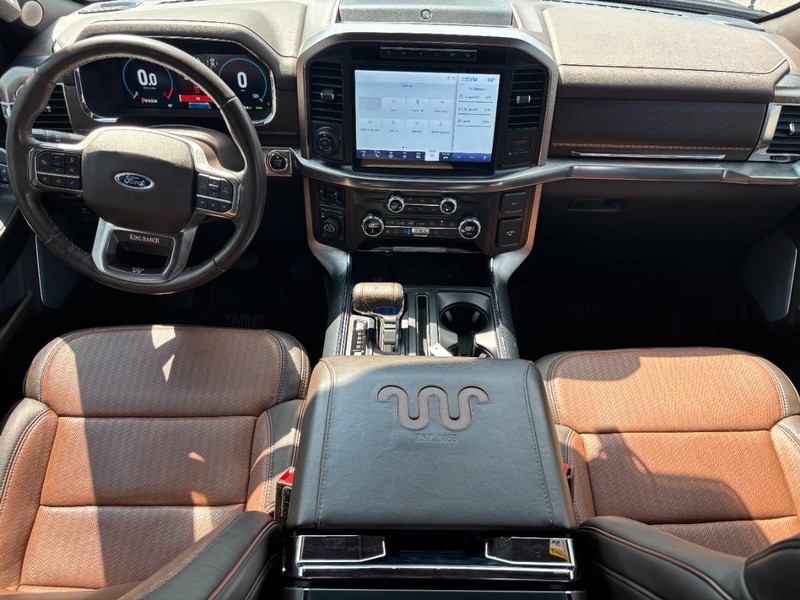 Ford F-150 Vehicle Full-screen Gallery Image 11