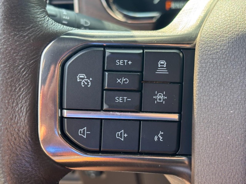 Ford F-150 Vehicle Full-screen Gallery Image 17