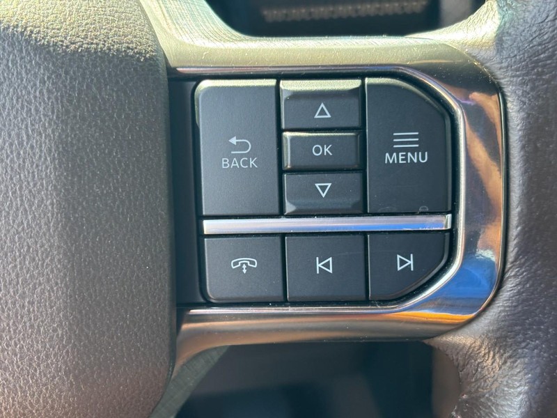 Ford F-150 Vehicle Full-screen Gallery Image 18