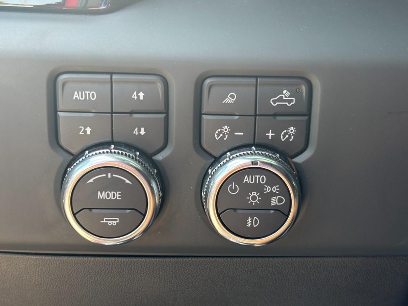 GMC Sierra 1500 Vehicle Full-screen Gallery Image 15