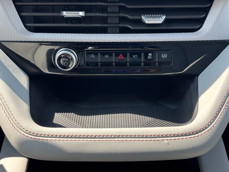 Ford Explorer Vehicle Full-screen Gallery Image 10