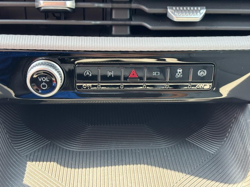 Ford Explorer Vehicle Full-screen Gallery Image 19
