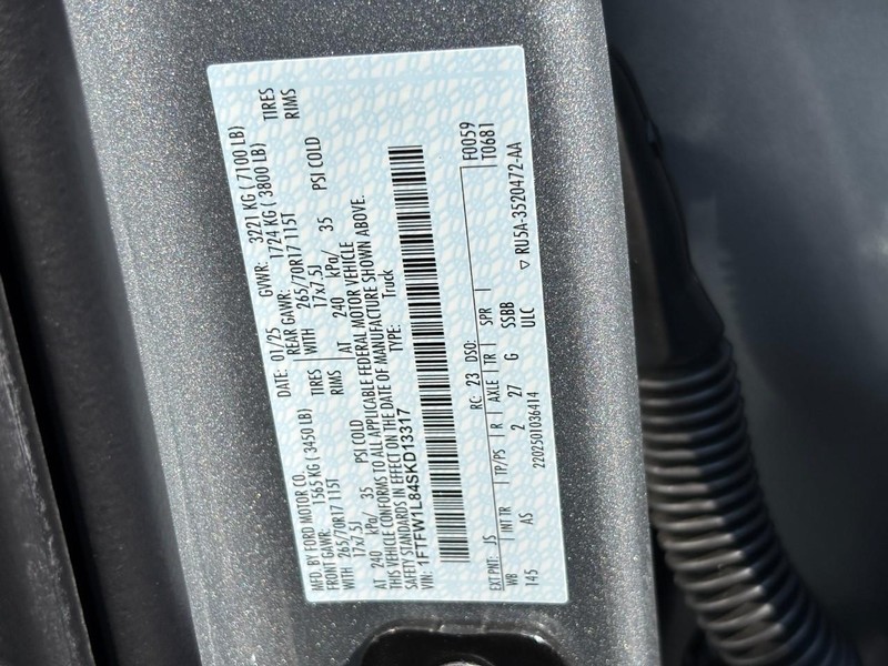 Ford F-150 Vehicle Full-screen Gallery Image 23