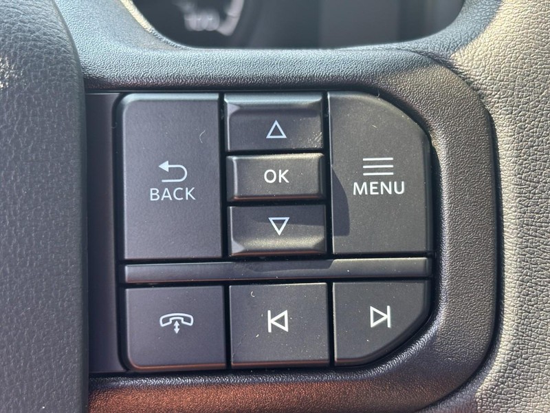 Ford Super Duty F-350 SRW Vehicle Full-screen Gallery Image 13