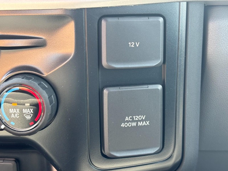 Ford Super Duty F-350 SRW Vehicle Full-screen Gallery Image 19