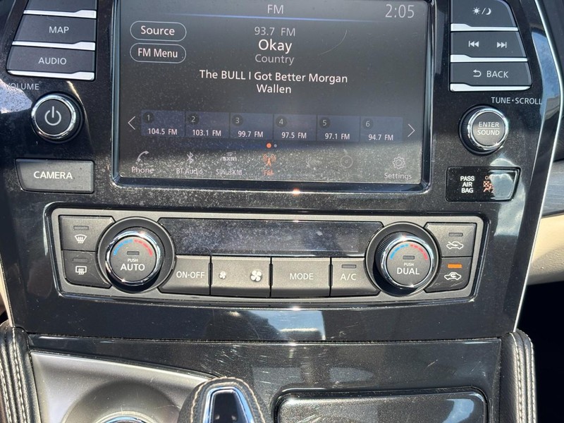 Nissan Maxima Vehicle Full-screen Gallery Image 19