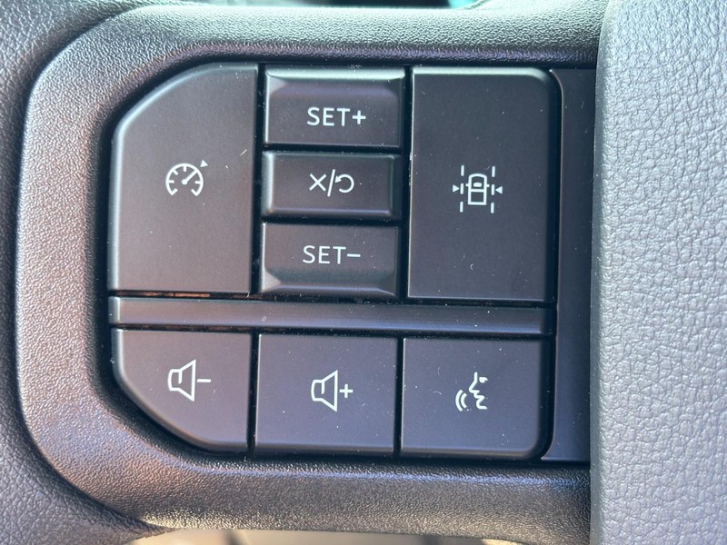 Ford F-150 Vehicle Full-screen Gallery Image 06