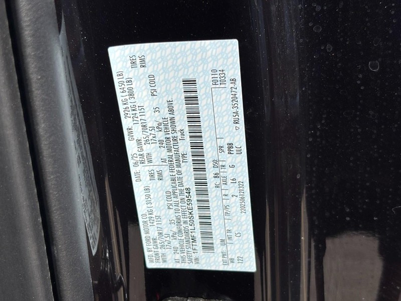 Ford F-150 Vehicle Full-screen Gallery Image 17