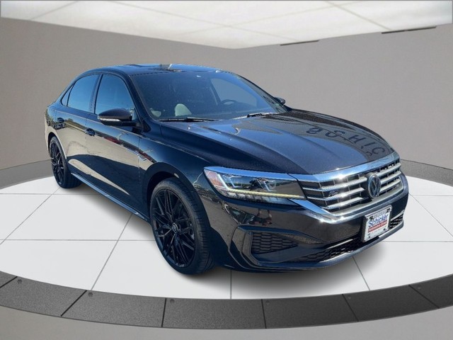 2021 Volkswagen Passat R-Line's photo