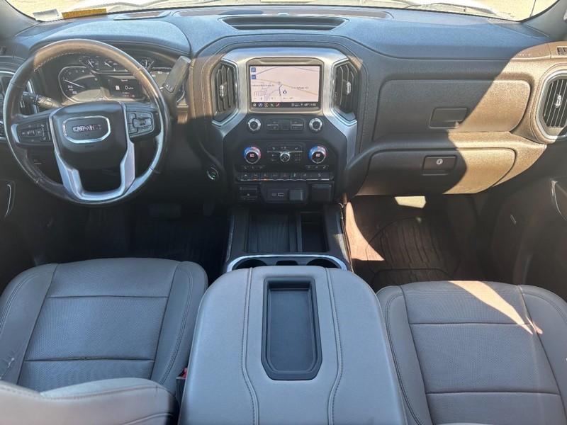 GMC Sierra 1500 Vehicle Full-screen Gallery Image 11