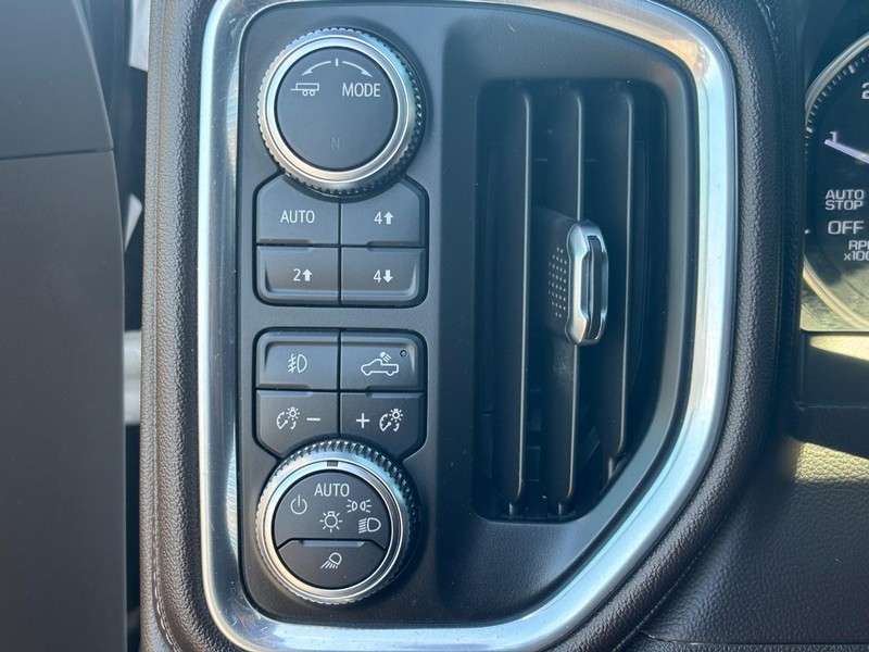 GMC Sierra 1500 Vehicle Full-screen Gallery Image 16