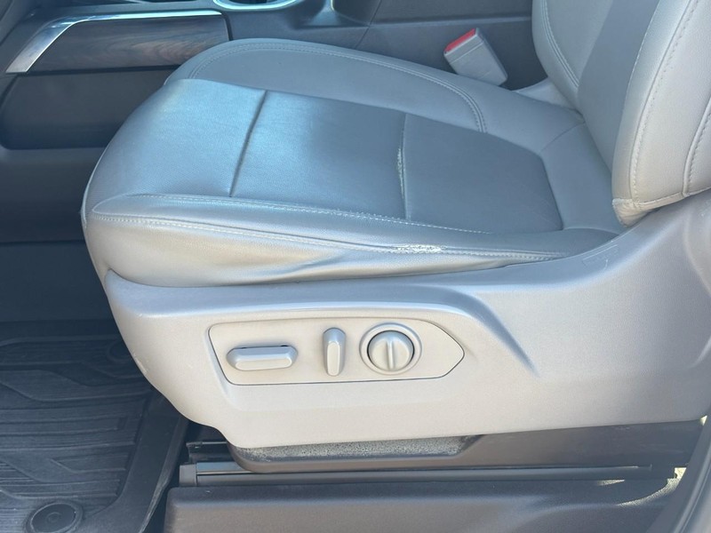 GMC Sierra 1500 Vehicle Full-screen Gallery Image 26