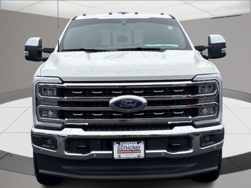 Ford Super Duty F-350 SRW Vehicle Full-screen Gallery Image 09