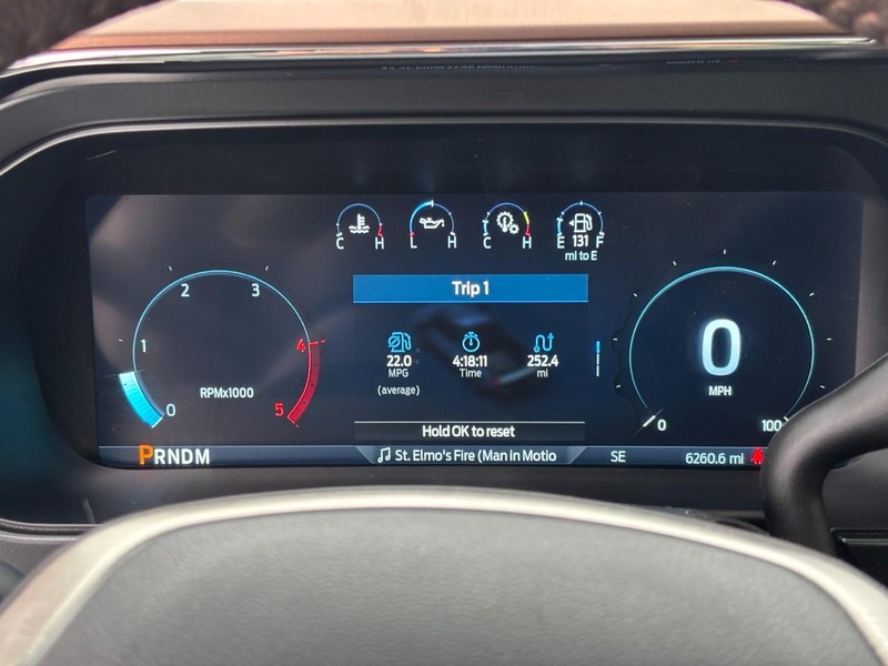 Ford Super Duty F-350 SRW Vehicle Full-screen Gallery Image 19