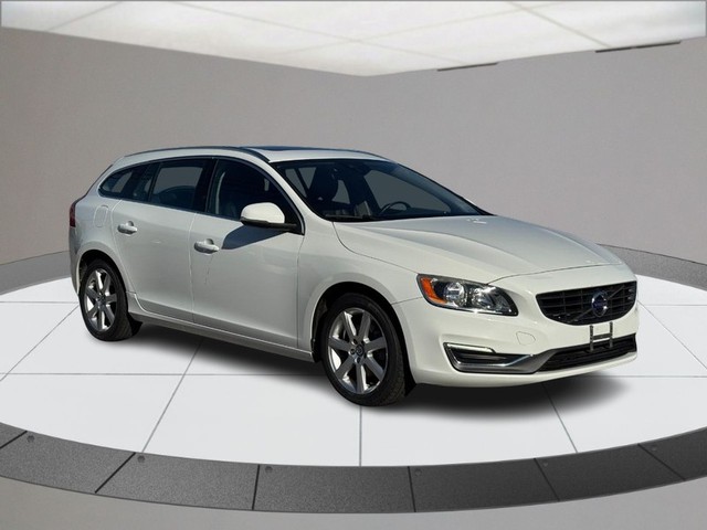 2017 Volvo V60 Premier's photo