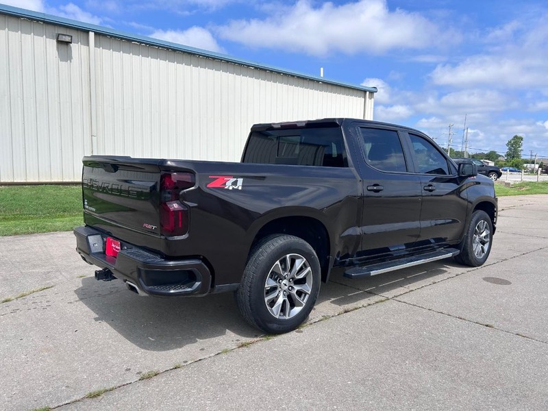 Chevrolet Silverado 1500 Vehicle Full-screen Gallery Image 3