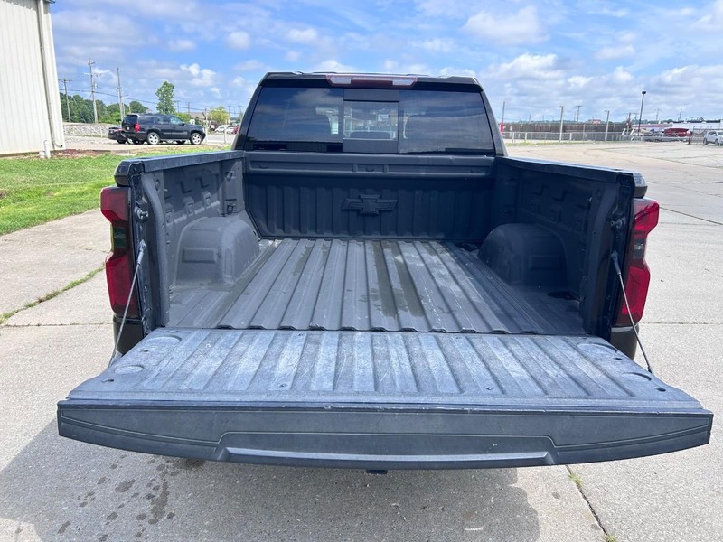 Chevrolet Silverado 1500 Vehicle Full-screen Gallery Image 5