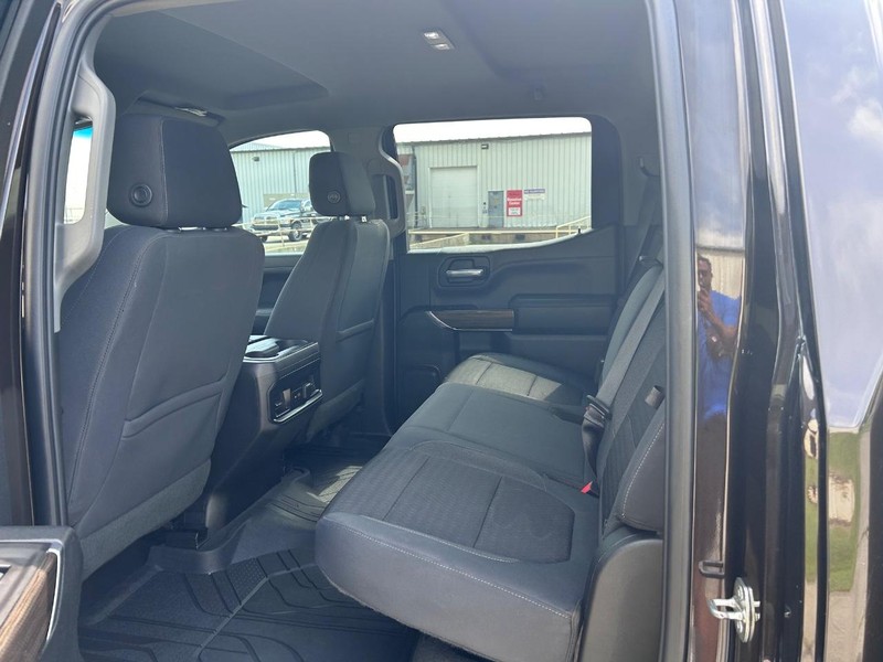 Chevrolet Silverado 1500 Vehicle Full-screen Gallery Image 7