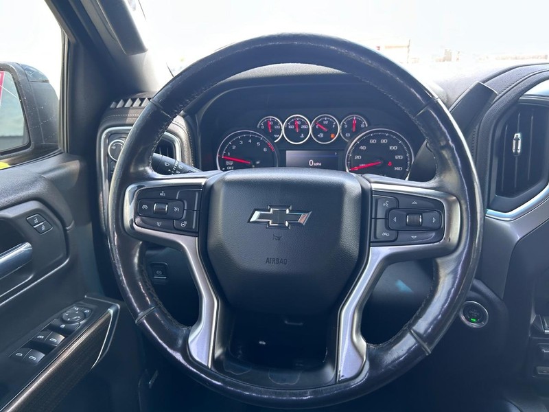 Chevrolet Silverado 1500 Vehicle Full-screen Gallery Image 9