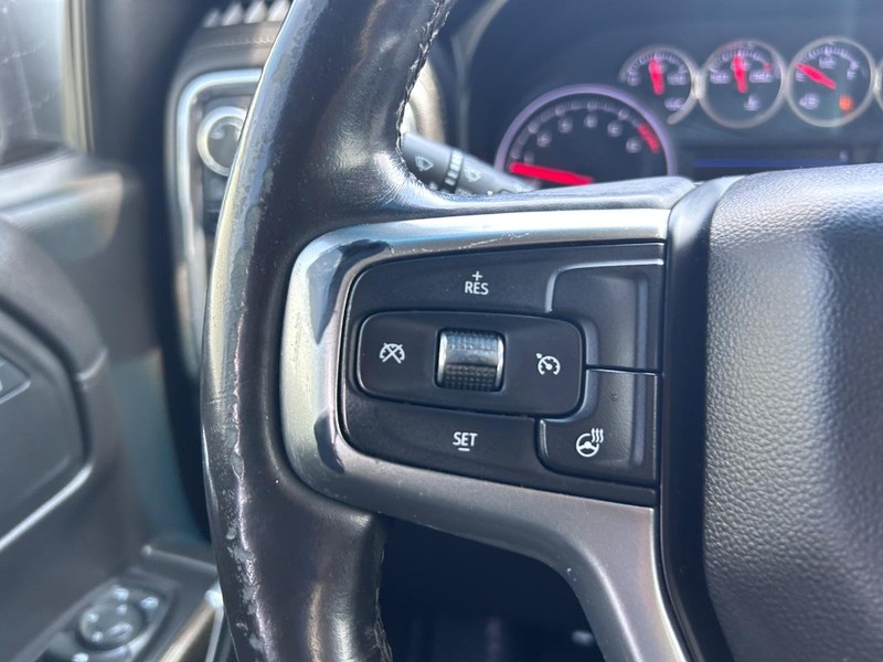 Chevrolet Silverado 1500 Vehicle Full-screen Gallery Image 10