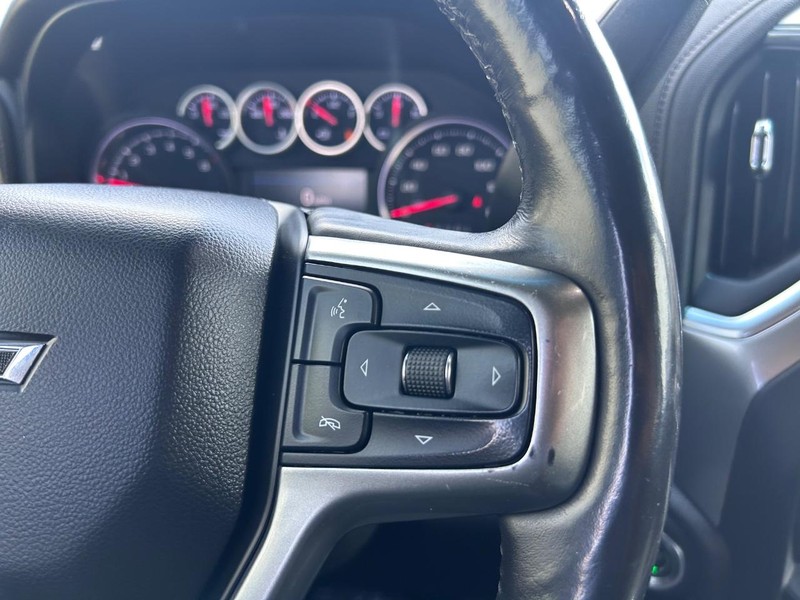 Chevrolet Silverado 1500 Vehicle Full-screen Gallery Image 11