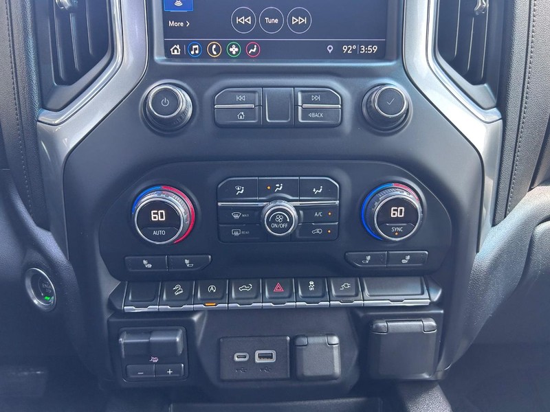 Chevrolet Silverado 1500 Vehicle Full-screen Gallery Image 13