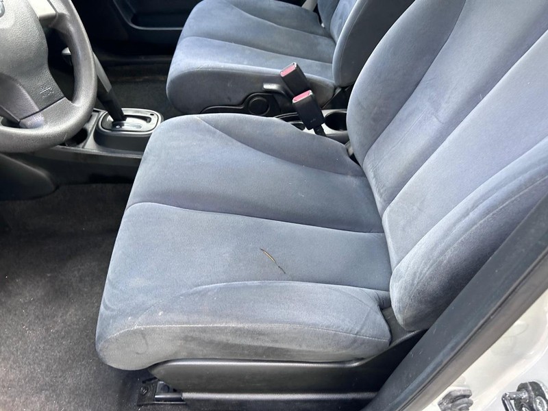 Nissan Versa Vehicle Full-screen Gallery Image 14