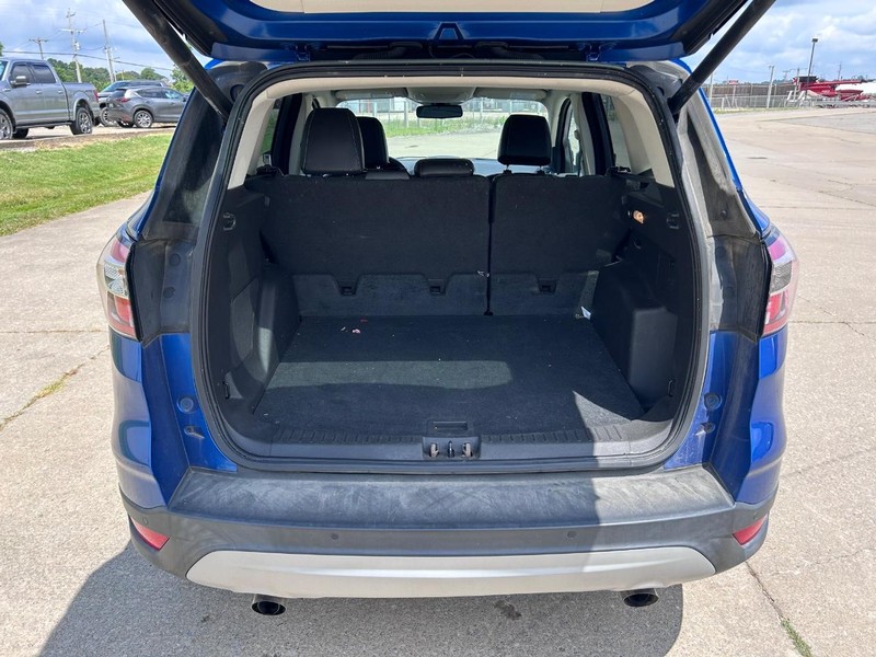 Ford Escape Vehicle Full-screen Gallery Image 5