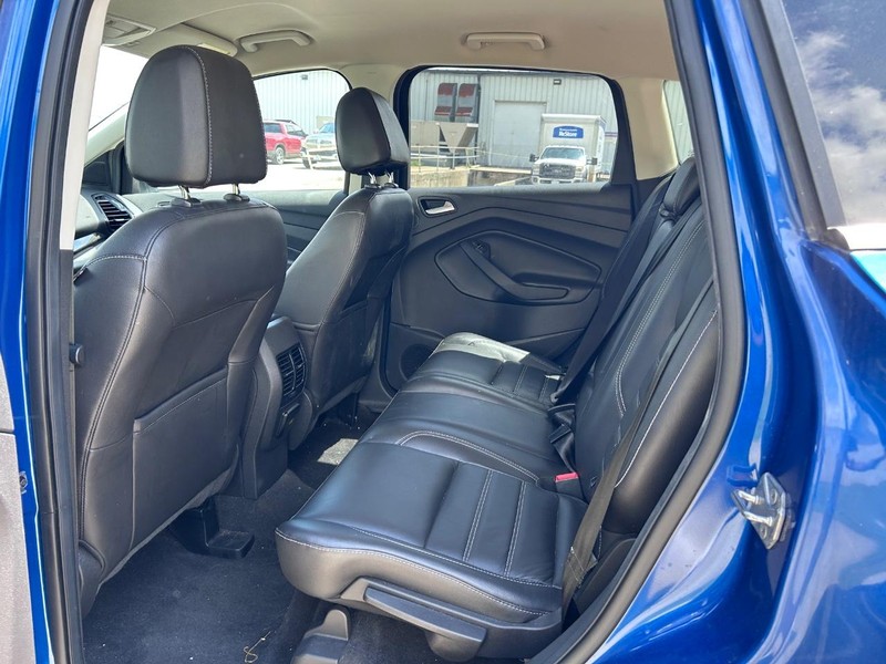 Ford Escape Vehicle Full-screen Gallery Image 8