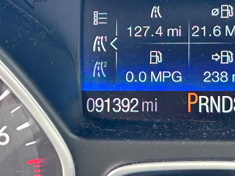 Ford Escape Vehicle Full-screen Gallery Image 20