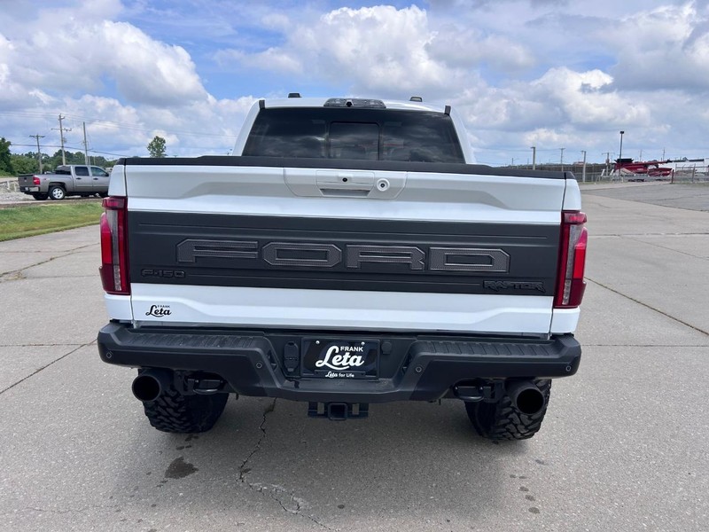 Ford F-150 Vehicle Full-screen Gallery Image 4