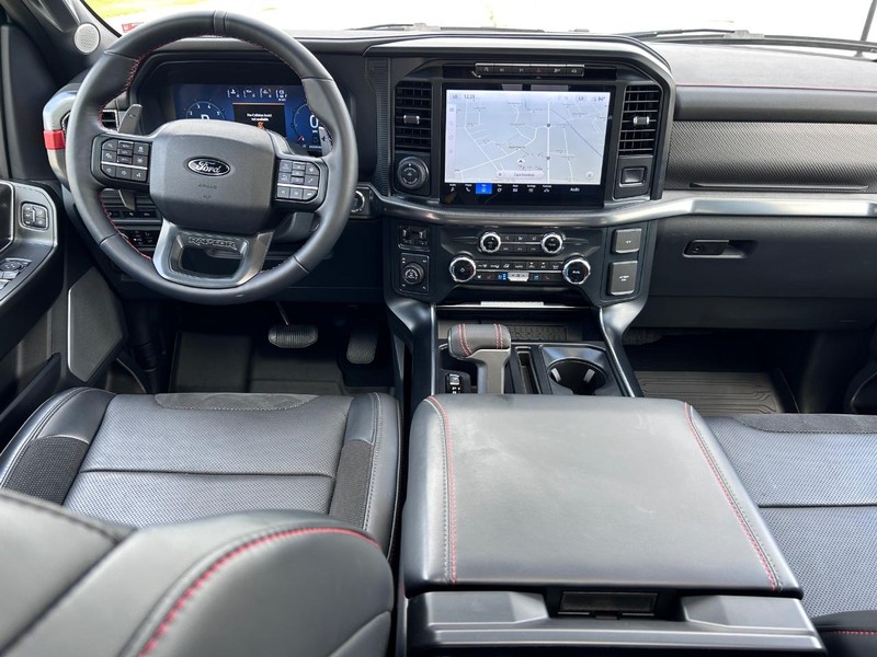Ford F-150 Vehicle Full-screen Gallery Image 9
