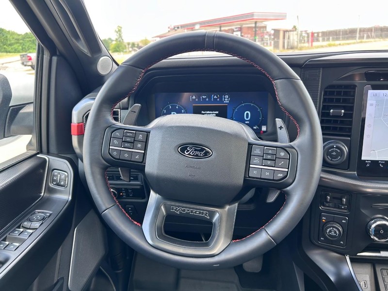 Ford F-150 Vehicle Full-screen Gallery Image 10
