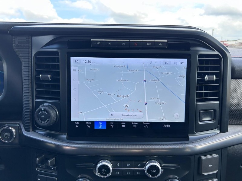 Ford F-150 Vehicle Full-screen Gallery Image 13