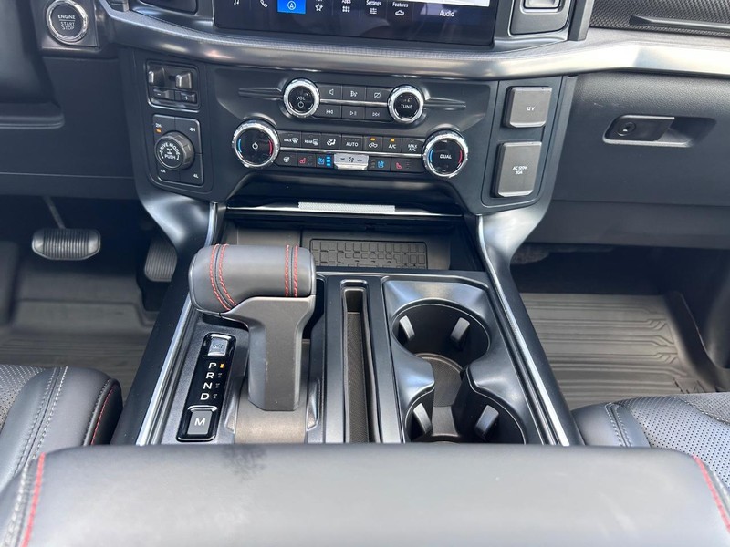Ford F-150 Vehicle Full-screen Gallery Image 15