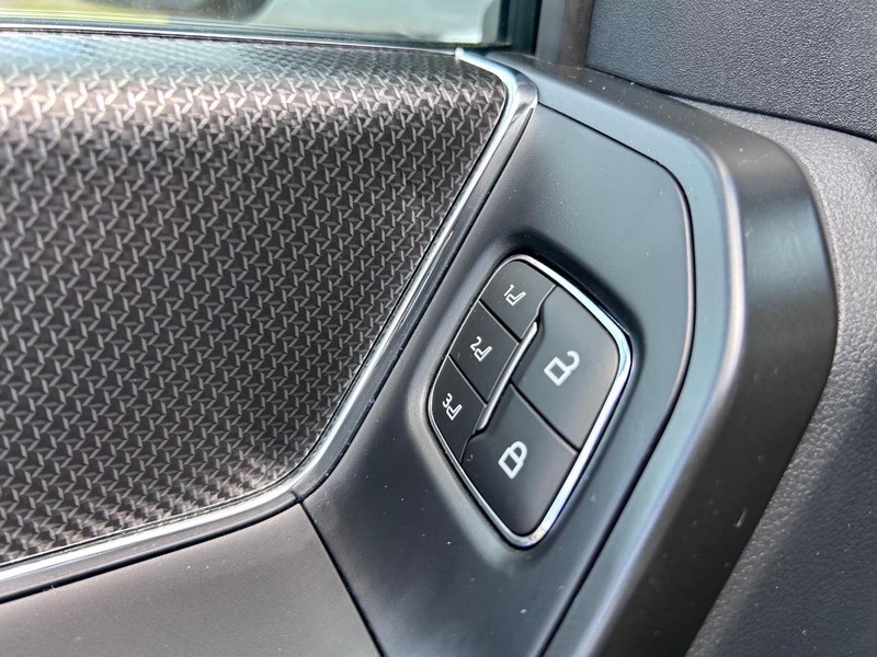 Ford F-150 Vehicle Full-screen Gallery Image 18