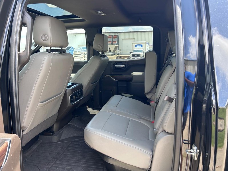 GMC Sierra 1500 Vehicle Full-screen Gallery Image 7