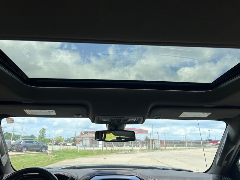 GMC Sierra 1500 Vehicle Full-screen Gallery Image 8