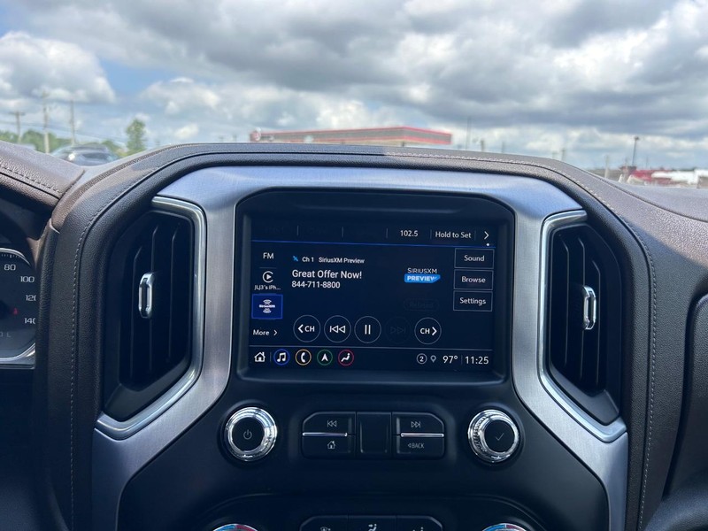 GMC Sierra 1500 Vehicle Full-screen Gallery Image 13