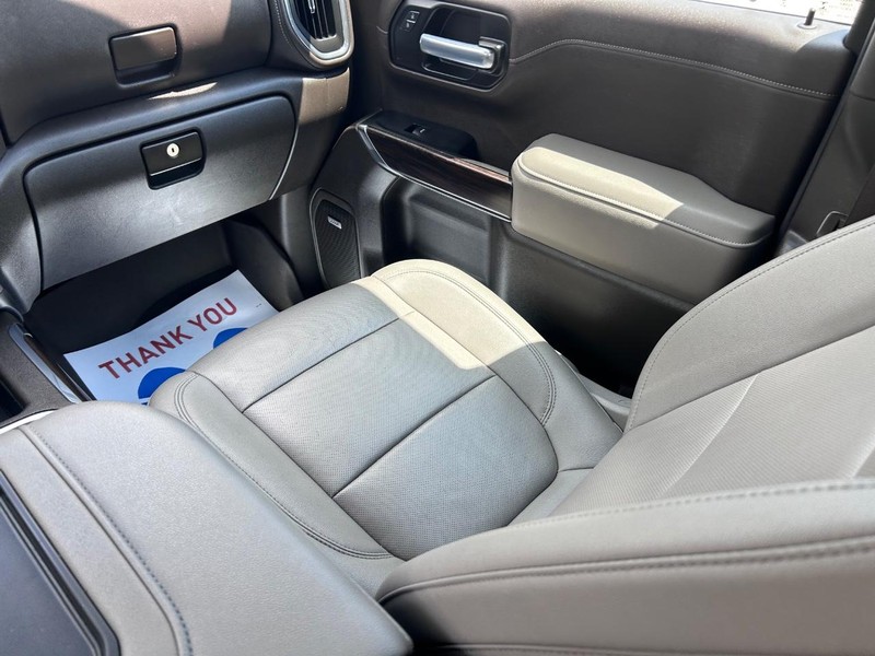 GMC Sierra 1500 Vehicle Full-screen Gallery Image 15