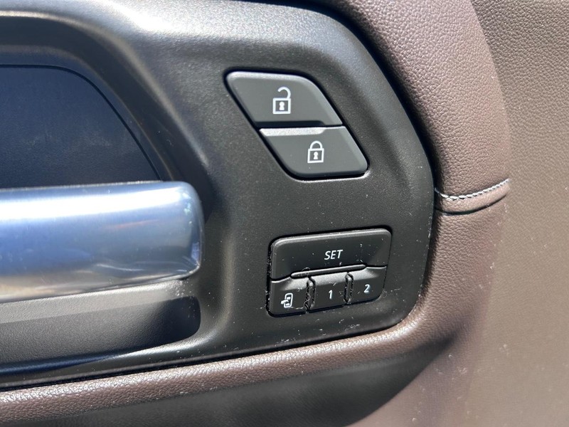 GMC Sierra 1500 Vehicle Full-screen Gallery Image 17