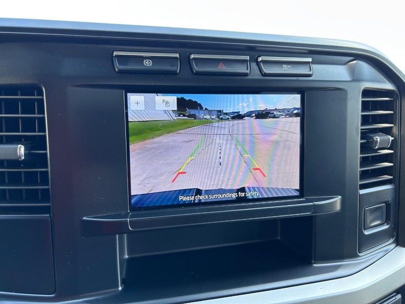 Ford Super Duty F-350 DRW Vehicle Full-screen Gallery Image 18