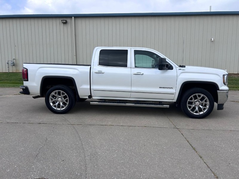 GMC Sierra 1500 Vehicle Full-screen Gallery Image 2