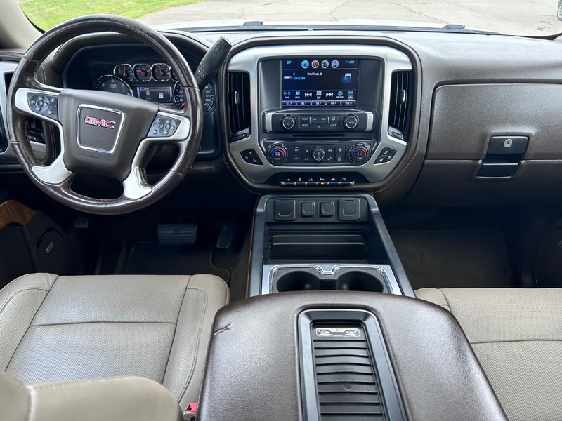 GMC Sierra 1500 Vehicle Full-screen Gallery Image 9