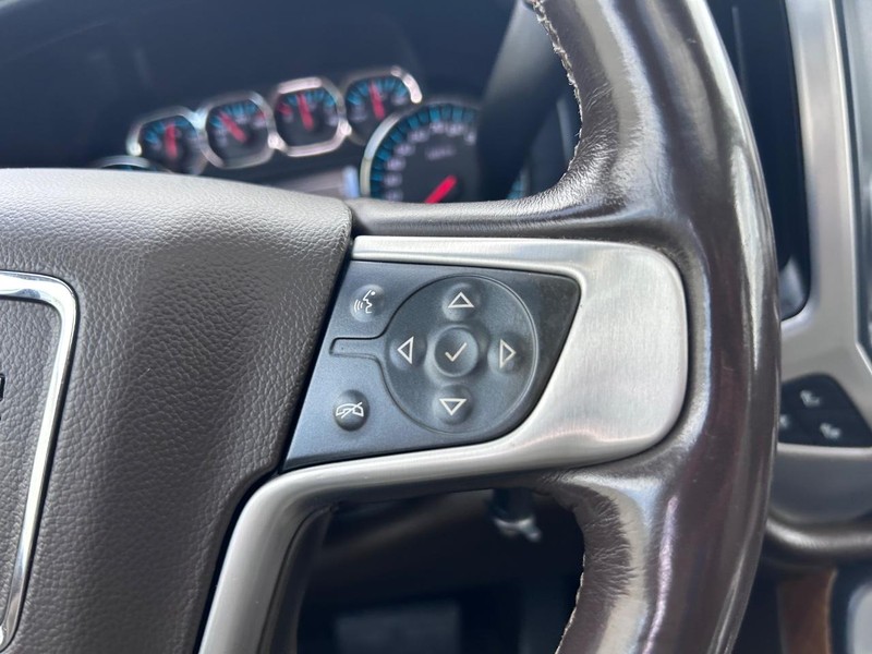 GMC Sierra 1500 Vehicle Full-screen Gallery Image 12