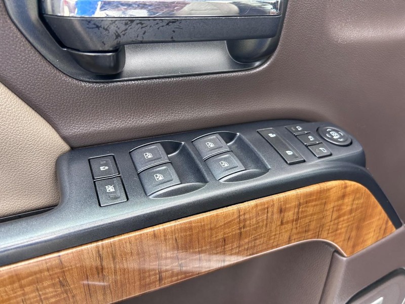 GMC Sierra 1500 Vehicle Full-screen Gallery Image 16