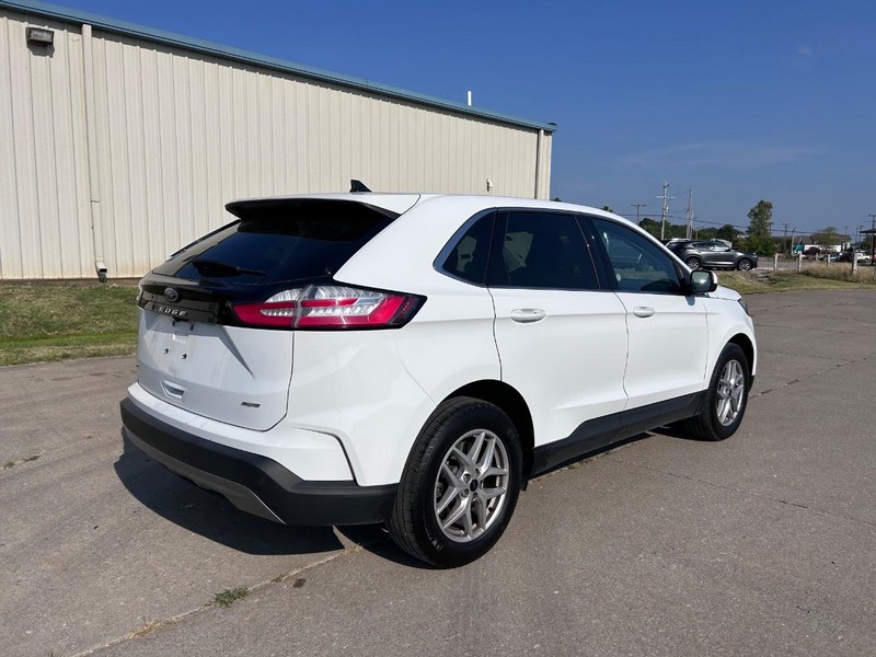 Ford Edge Vehicle Full-screen Gallery Image 3